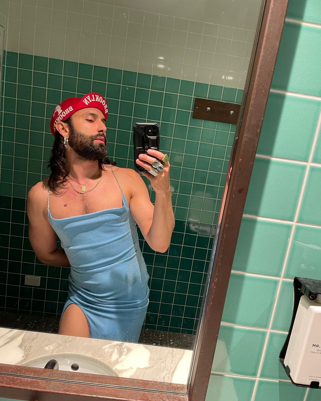 Tak teraz wygląda Conchita Wurst, słynna drag queen z Eurowizji