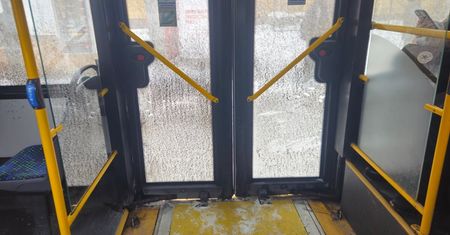 „Panie Żuk, może mniej w kieszenie, a coś dla ludzi!” Czytelnik o podwyżce biletów i autobusach, których nie ma
