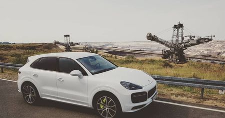 Porsche Cayenne Turbo S E-Hybrid: pierwsza jazda hybrydowym superSUV-em