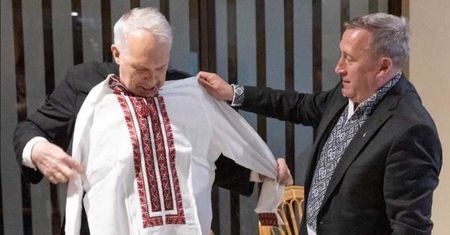 Ks. Drozdowicz odśpiewał ukraińską pieśń. Nie wszystkim się to spodobało