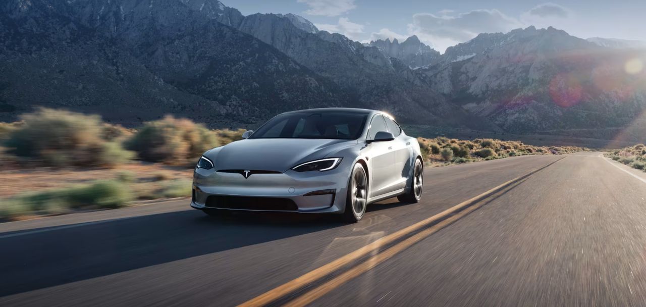 Tesla: Naszym taksówkom kowboje niepotrzebni. Ściągaj kapelusz i wskakuj na testy