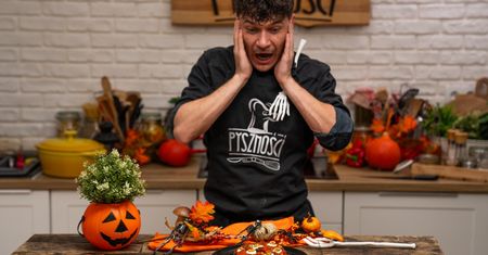 Tego makaronu nie może zabraknąć na żadnej imprezie halloweenowej. Na jednej porcji się nie skończy