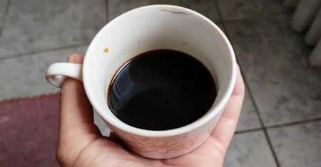 Pij bez obaw. Chroni przed nadciśnieniem, cukrzycą i marskością wątroby