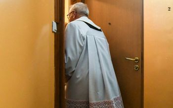 Jest córką księdza. "Uświadomiłam sobie, że to nie jest normalne"