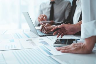 Jak uzyskać płynność finansową firmy — poradnik dla przedsiębiorców