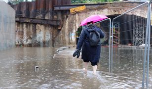 Ulewy nad Polską. Wiadomo, kiedy niż opuści kraj