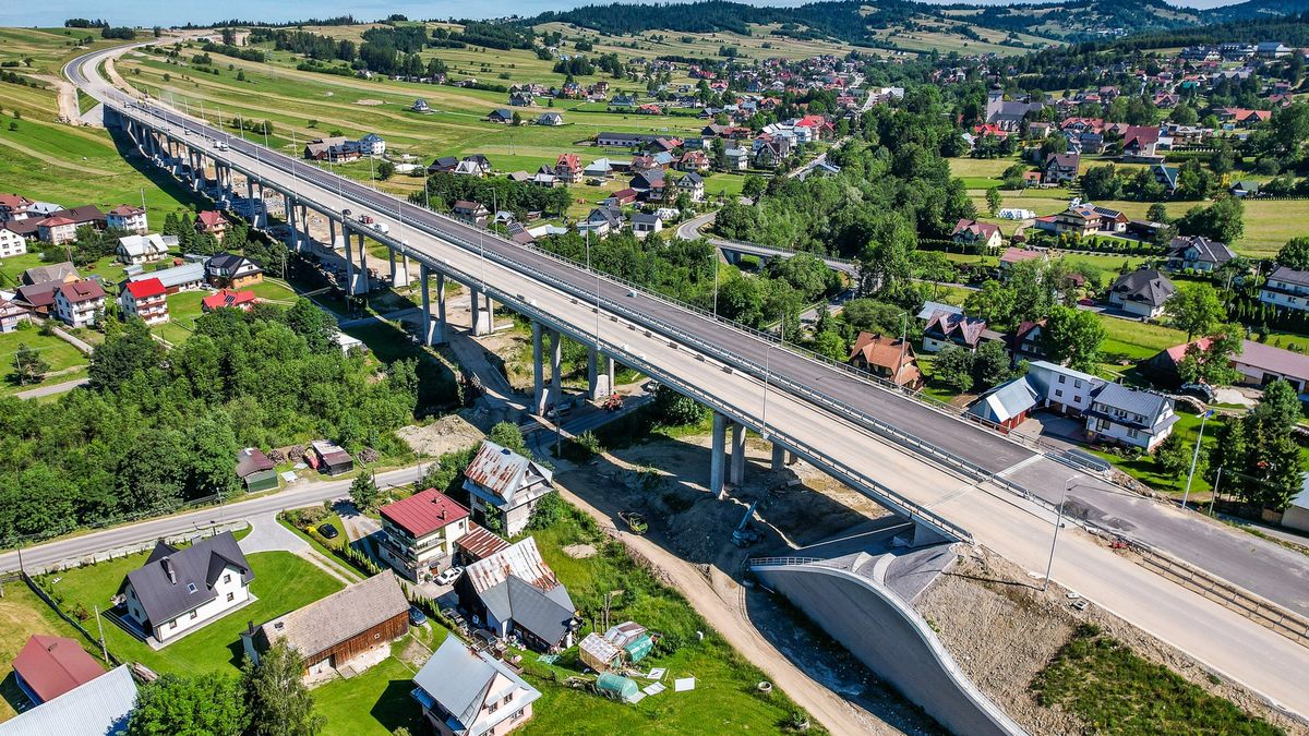 Nowa zakopianka przebiega bezpośrednio nad dachami mieszkańców Lasku