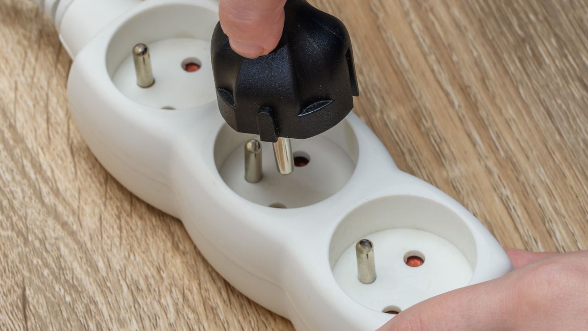 Czego nie podłączać do przedłużacza?