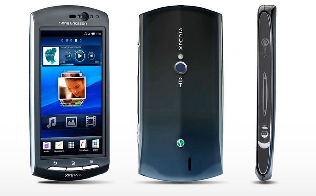 Sony Ericsson Xperia neo przez japońskie tsunami został zastąpiony przez Xperię Neo V z gorszym aparatem