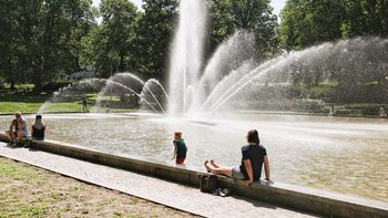 Upał na wakacjach. Jak uniknąć udaru cieplnego na wycieczce?