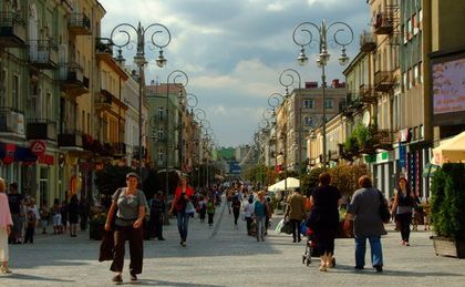 Brak łazienki, lodówki czy pralki. Z takimi problemami borykają się polskie rodziny