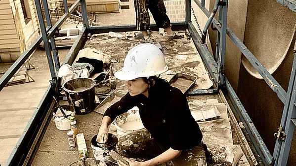 12 OSÓB, 300 LITRÓW FARBY, 100 WAŁKÓW MALARSKICH
