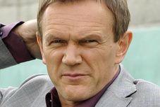 Pazura walczy z tabloidami