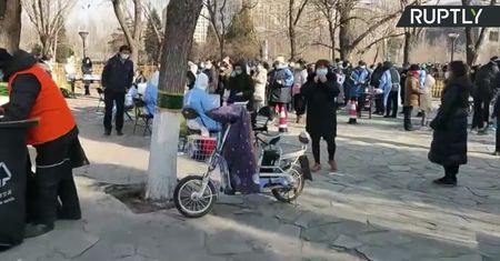 Wykryto dwa nowe rodzaje koronawirusa w Pekinie.