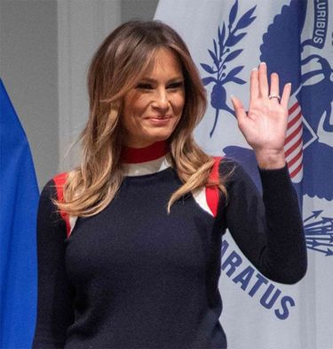 Stylizacja Melanii Trump na akcji Czerwonego Krzyża