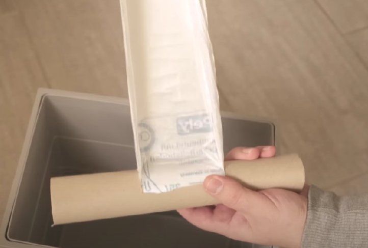 co zrobić z rolek po papierze toaletowym, fot. YouTube/Smart Fox