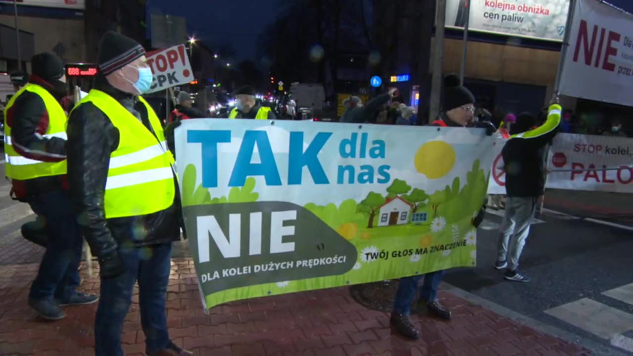 Mieszkańcy Katowic protestowali przeciw planom budowy linii kolejowej do CPK. Miałaby biec przez południowe dzielnice