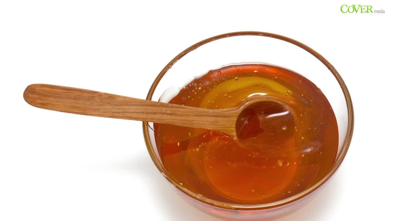 Miód lepszym lekarstwem na przeziębienie niż leki. Dlaczego?