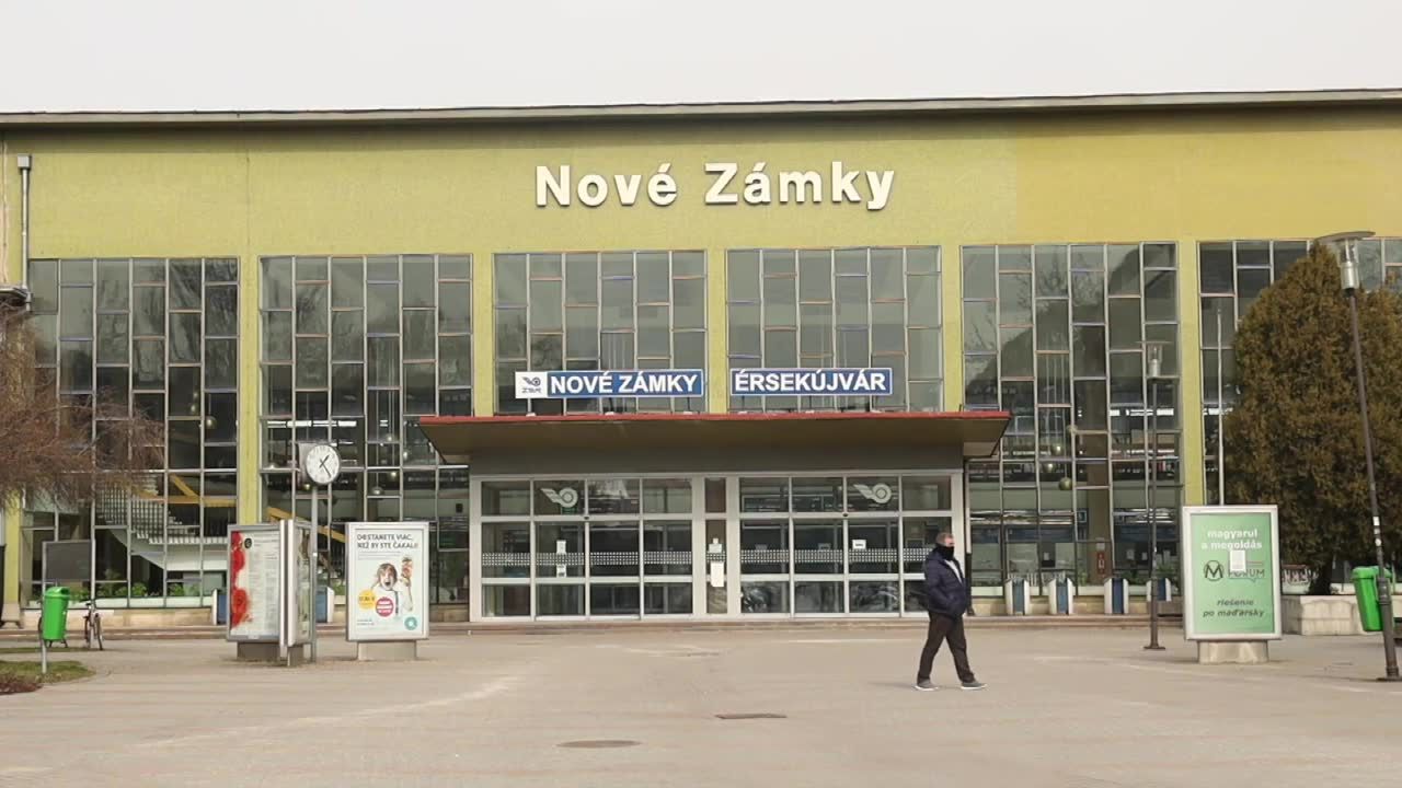 Krematoria nie nadążają ze spopielaniem ciał zmarłych na Słowacji.