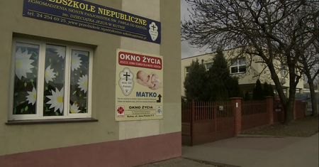 6-dniowy chłopiec pozostawiony w oknie życia w Kutnie.