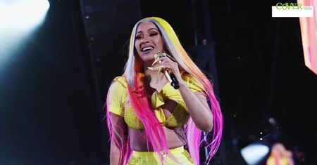 Operacje plastyczne pomogły Cardi B odzyskać pewność siebie
