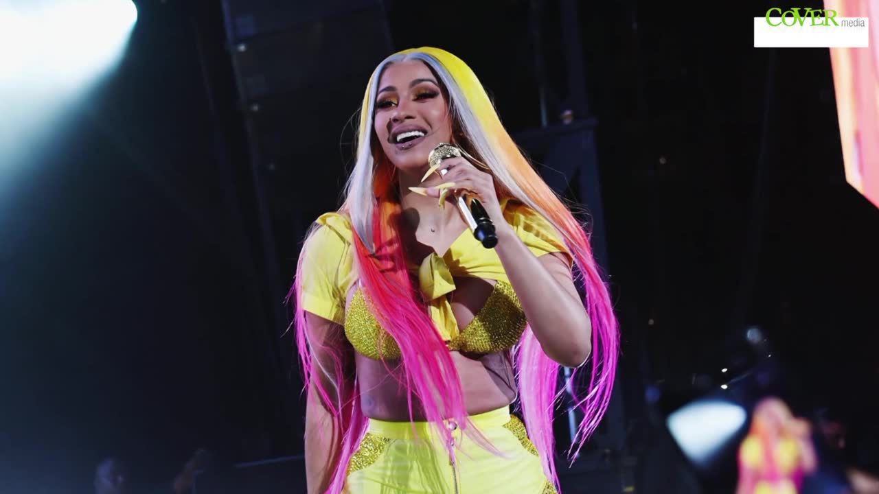 Operacje plastyczne pomogły Cardi B odzyskać pewność siebie