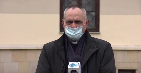 Ksiądz oskarżony o gwałt i okaleczenie nastolatki.