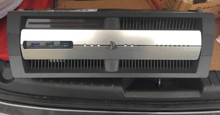 Ciekawe, co skrywa w sobie devkit PlayStation 4 Neo, który został po United Front Games