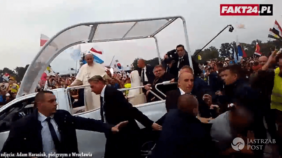 Papież Franciszek zaatakowany w Polsce