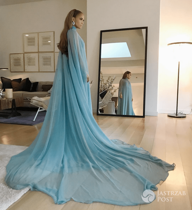 Jennifer Lopez na MET Gala 2017 w kreacji Valentino