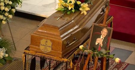 Jan Kobuszewski spoczął w rodzinnym grobowcu na Starych Powązkach