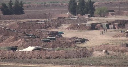 Tureckie wojsko pojawiło się w pobliżu granicy z Syrią. D. Trump przestrzega Erdogana przed interwencją militarną