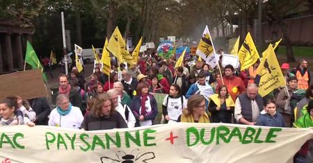 Rolnicy protestowali w Strasburgu przeciwko reformom i umowom handlowym