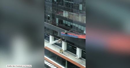 Robotnik zwisał z platformy wiszącej przy drapaczu chmur w Kanadzie. Zdmuchnął go silny wiatr