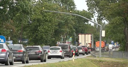 Bat na piratów drogowych. Przy polskich drogach stanie 111 nowych fotoradarów