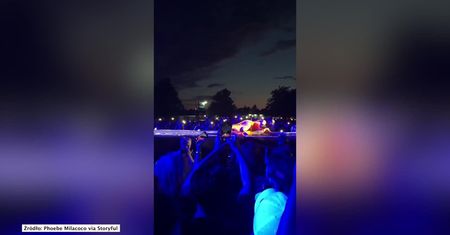 Cardi B poniosły emocje podczas koncertu . Artystka w trakcie występu rzuciła peruką w tłum