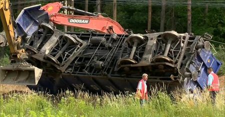 Pociąg z kruszywem wykoleił się na Podlasiu. Zablokowana trasa między Suwałkami a Augustowem