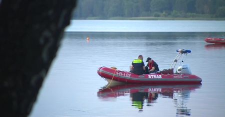 Trwają poszukiwania nastolatka, który pływał w zalewie w Dąbrowie Górniczej