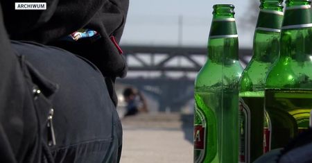 Picie alkoholu nad Wisłą wkrótce może być legalne. Radni Warszawy walczą o wyjątek od ustawy