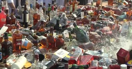 Hektolitry alkoholu i ponad sześć ton haszyszu poszło z dymem. Tak świętowali pakistańscy celnicy