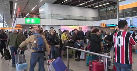 Awaria prądu na lotnisku Schiphol w Amsterdamie. Wiele lotów jest opóźnionych