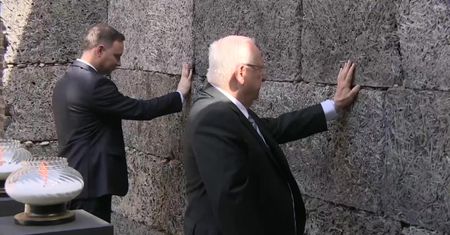Prezydenci Polski i Izraela oddali hołd pomordowanym w Auschwitz-Birkenau