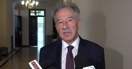 Brakuje 270 urzędników na wybory, ale “nie ma podstaw do przekładania terminu”