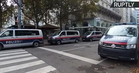 Trwa obława na sprawców ataku terrorystycznego w Wiedniu. Zatrzymano kolejne osoby
