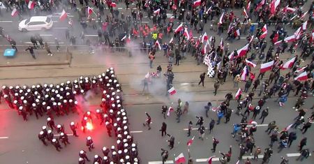 Zamieszki podczas Marszu Niepodległości. Doszło do starcia z policją