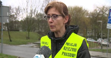 25-latka i jej 3-letnia córka zginęły w wypadku w Białogardzie. Uderzyły samochodem w drzewo