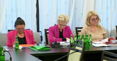 Senacka Komisja Zdrowia za przekazaniem 1,95 miliarda zł na onkologię zamiast na media publiczne