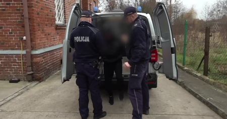 Dwaj policjanci z Tczewa oślepieni wiązką lasera. 23-latek usłyszał zarzut