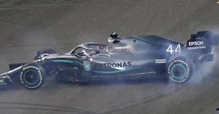Niesamowite emocje na Silverstone. Lewis Hamilton przebił oponę i do końca drżał o zwycięstwo