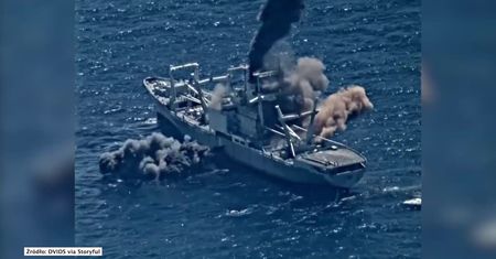 Amerykański okręt wojenny zatopiony. Manewry marynarki na Oceanie Spokojnym
